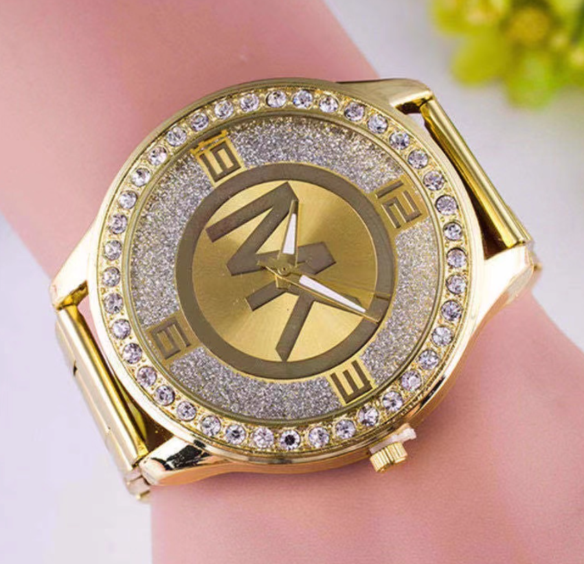 Alloy crystal-embedded Mens watch