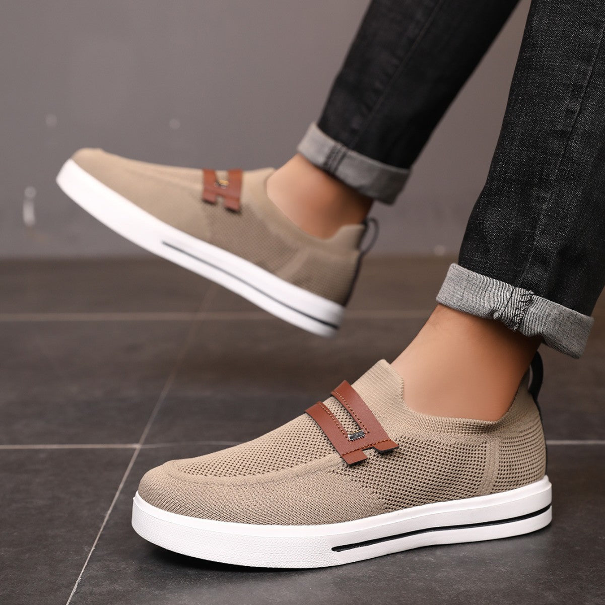 Soft elastic mesh mens shoes