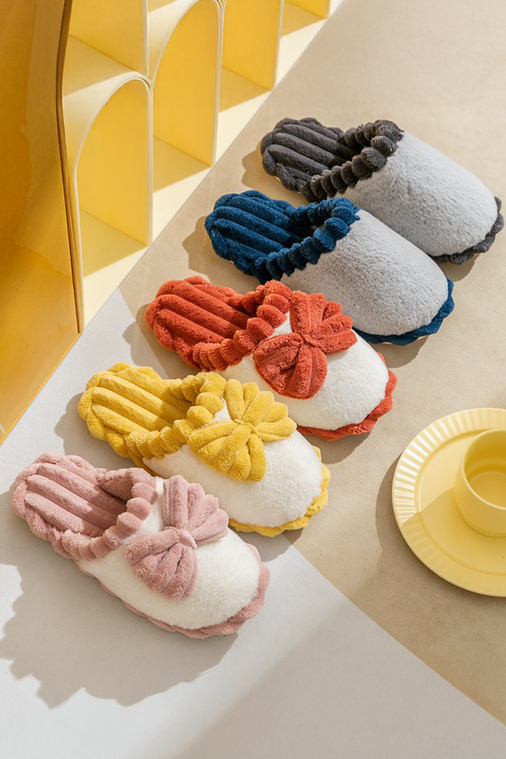 Bow Decor Color Block Ribbed Plush Slippers