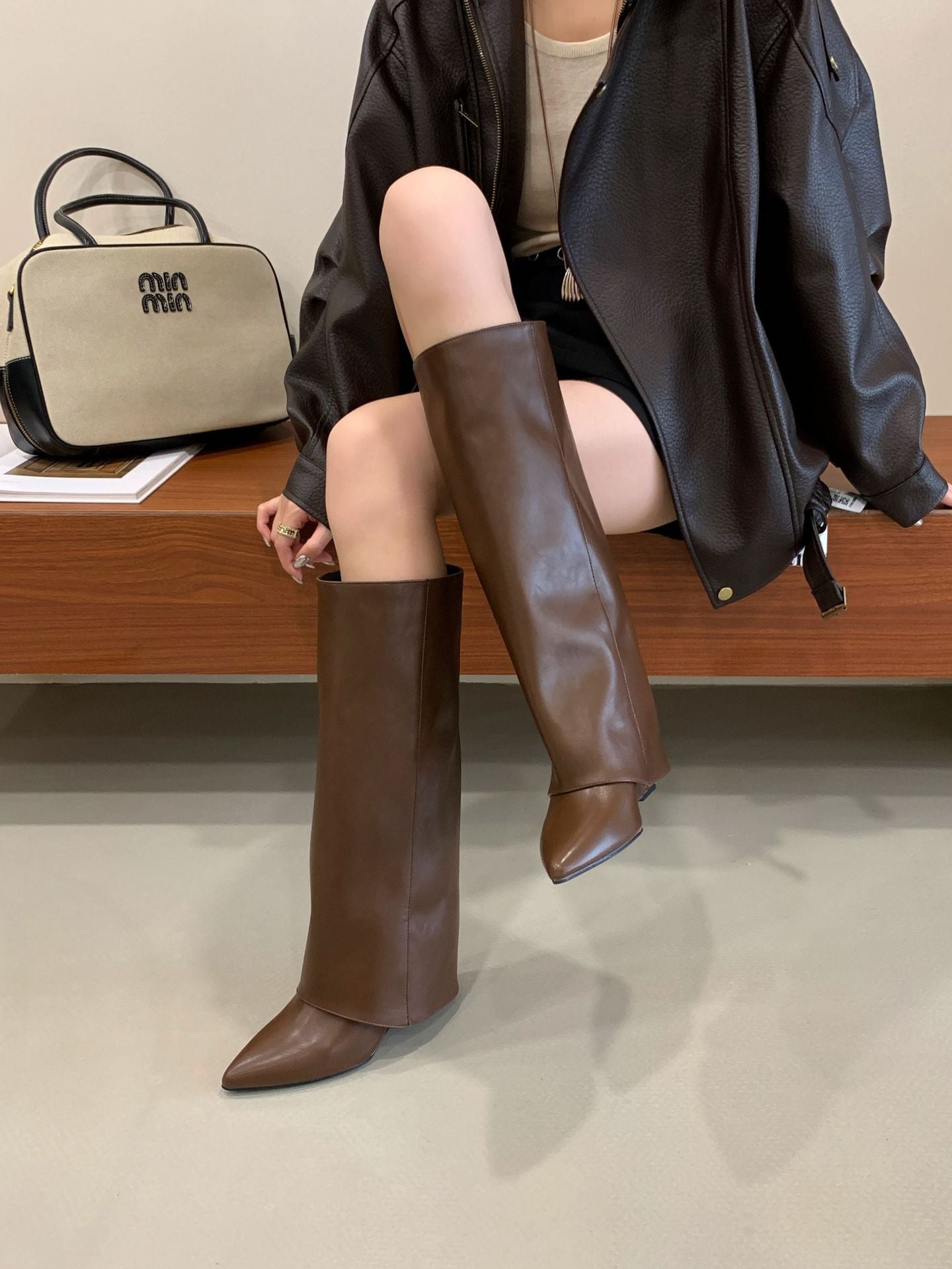 Elegant Flat Mid-Heel Boot