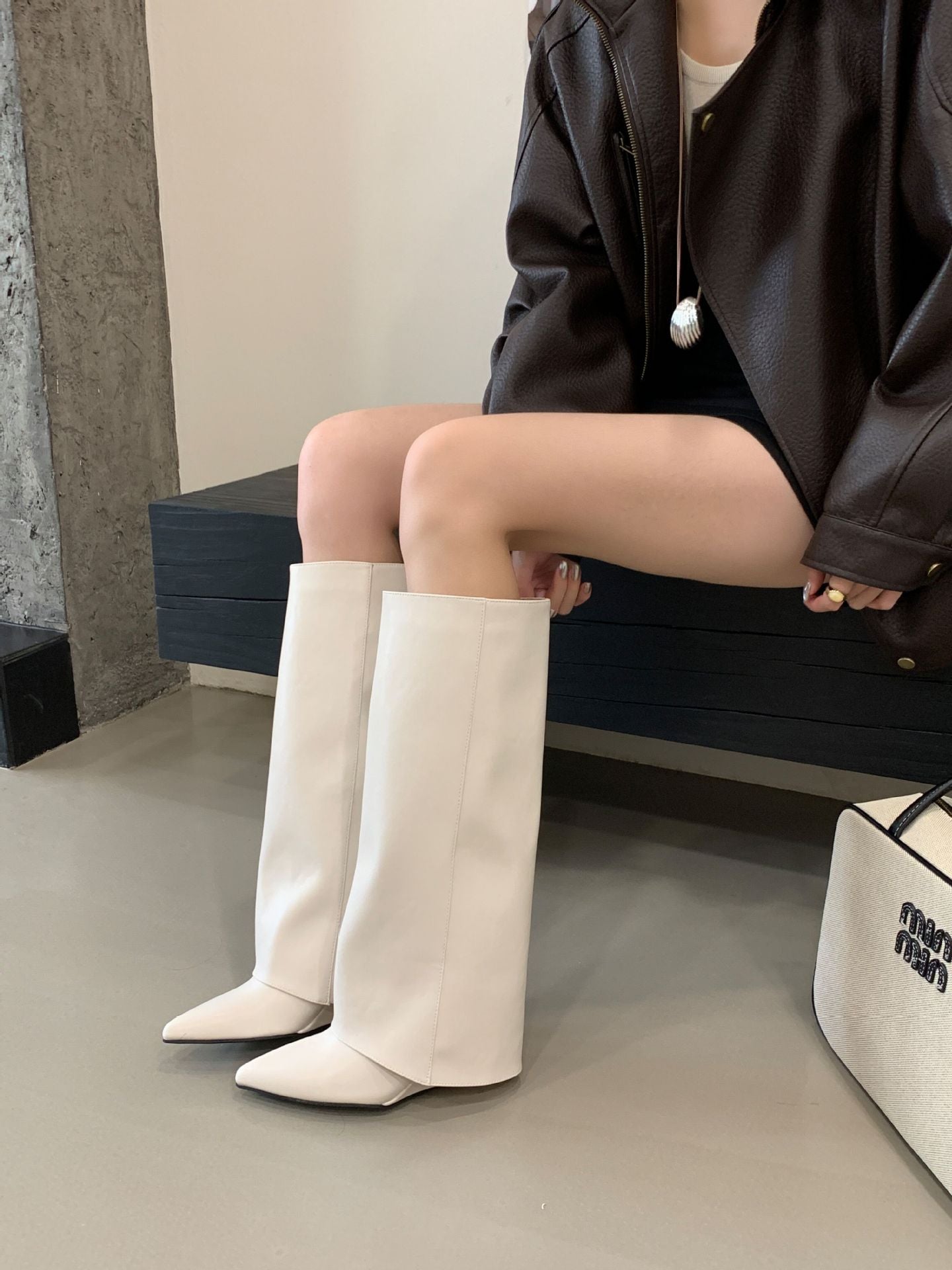 Elegant Flat Mid-Heel Boot