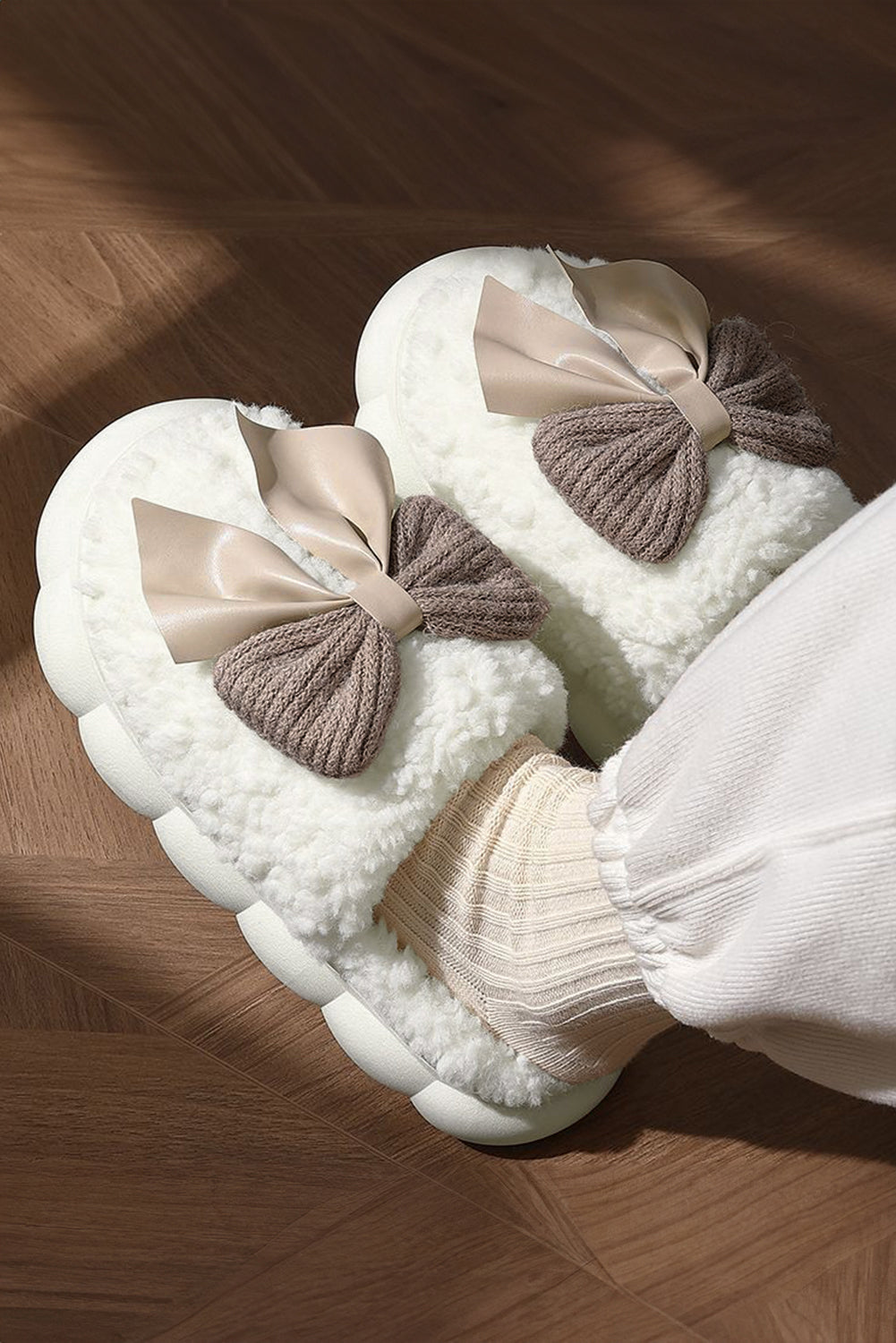 White Contrast Bowknot Plush Winter Slippers