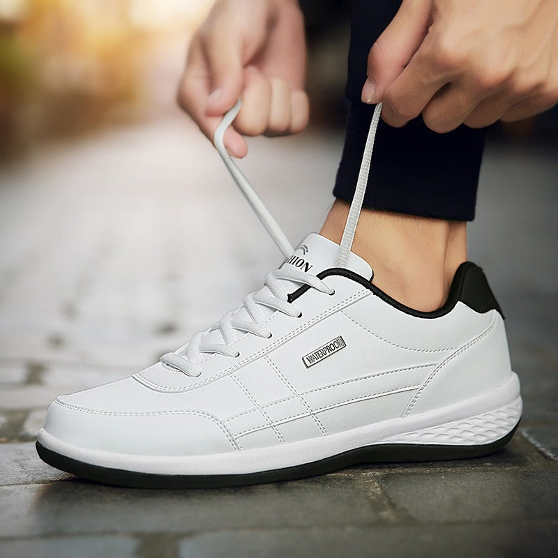 Mens light sports shoe