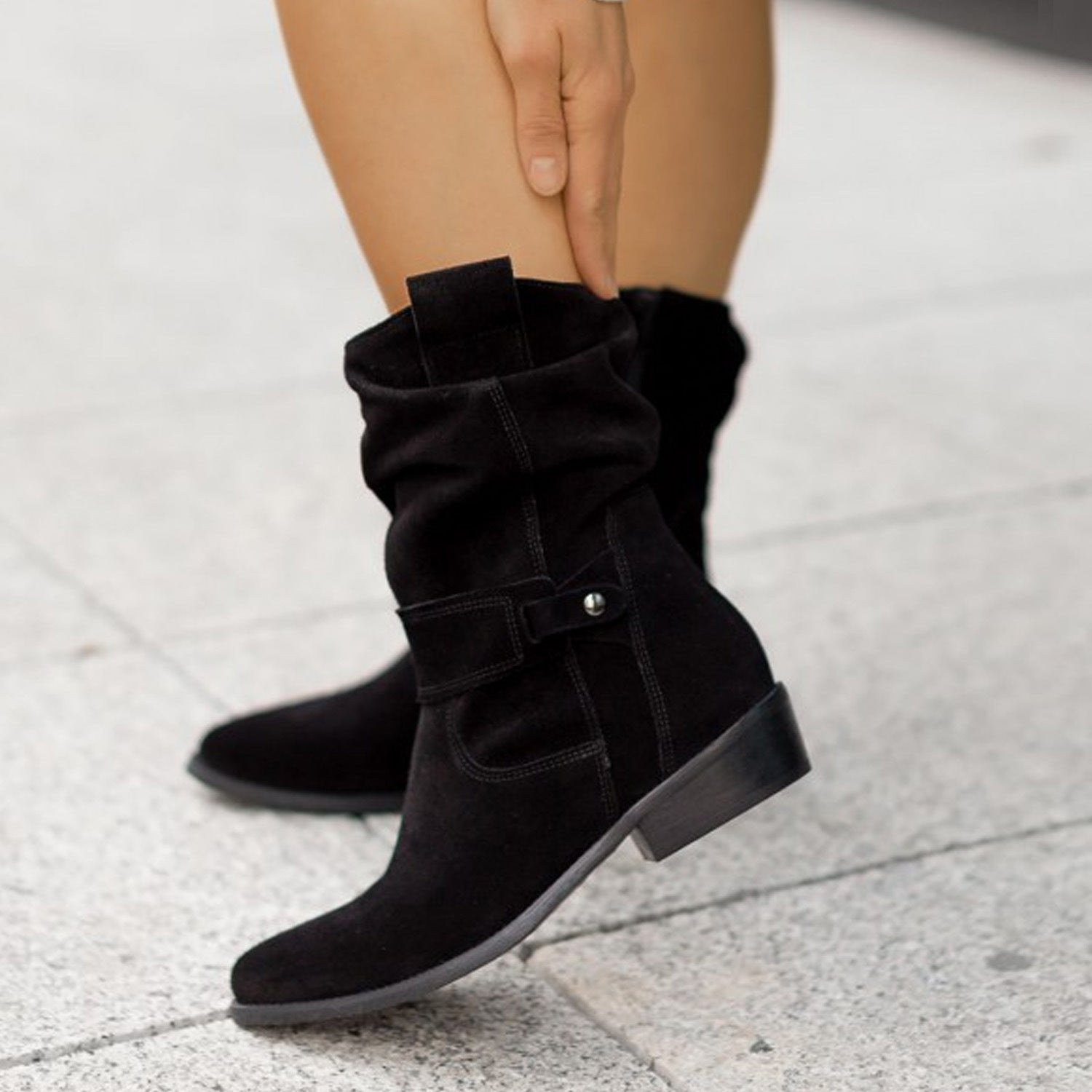 Low heeled suede pleated womens boot