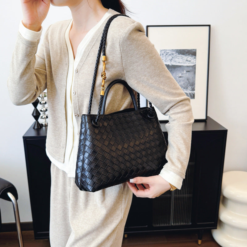 Woven style handbag